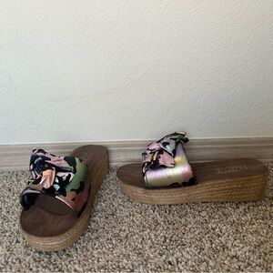 Viviana Stylish Camouflage Wedge Sandals Women’s Platform Iridescent Size 36 5